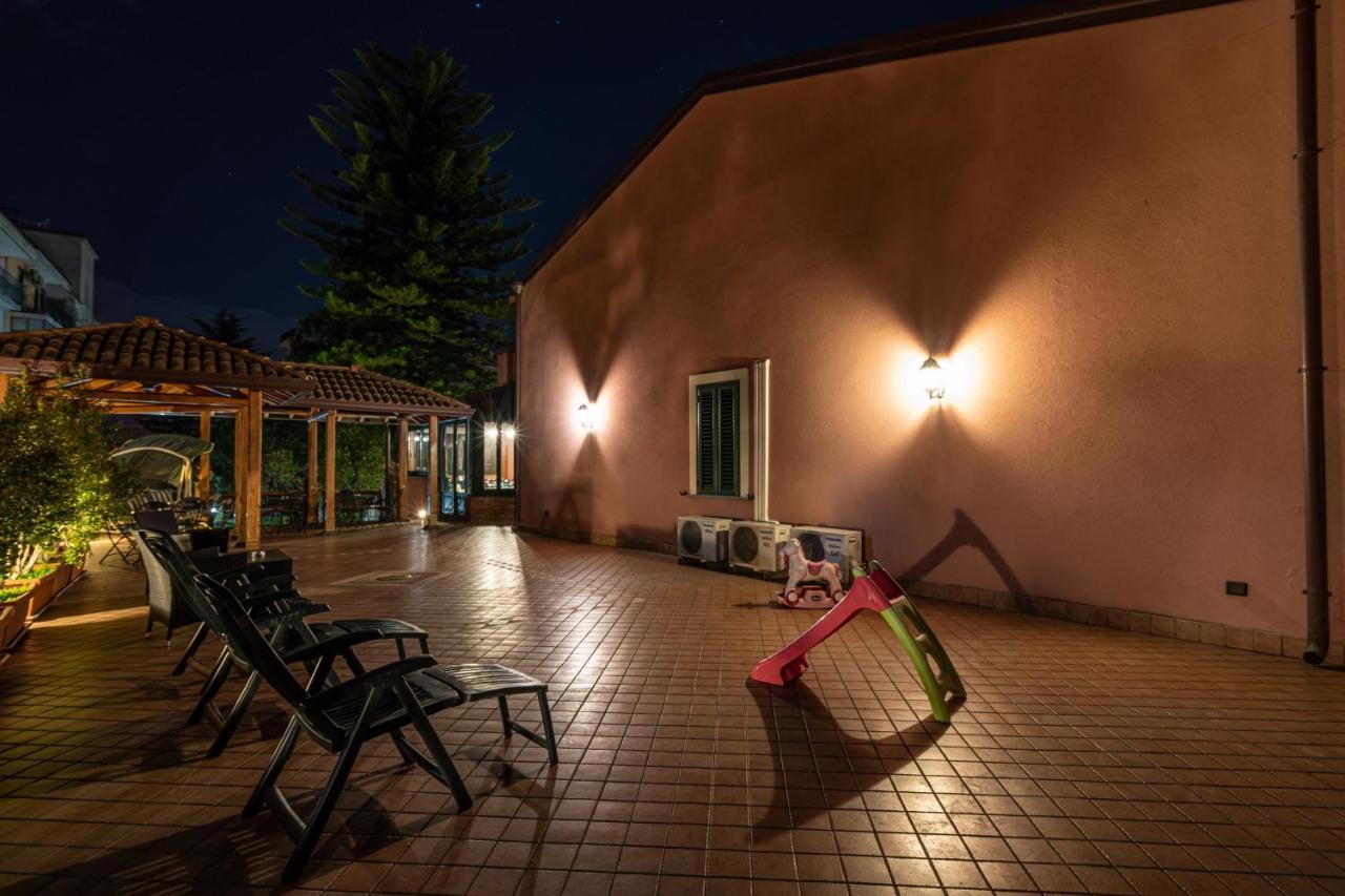 Alhambra - Guest House Di Charme Giarre Bagian luar foto